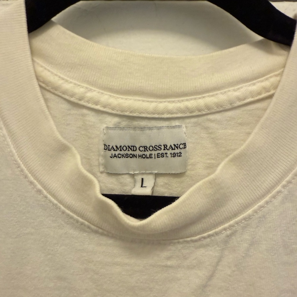 Diamond Cross Ranch Wyoming Graphic Cream T-Shirt - Picture 3 of 5
